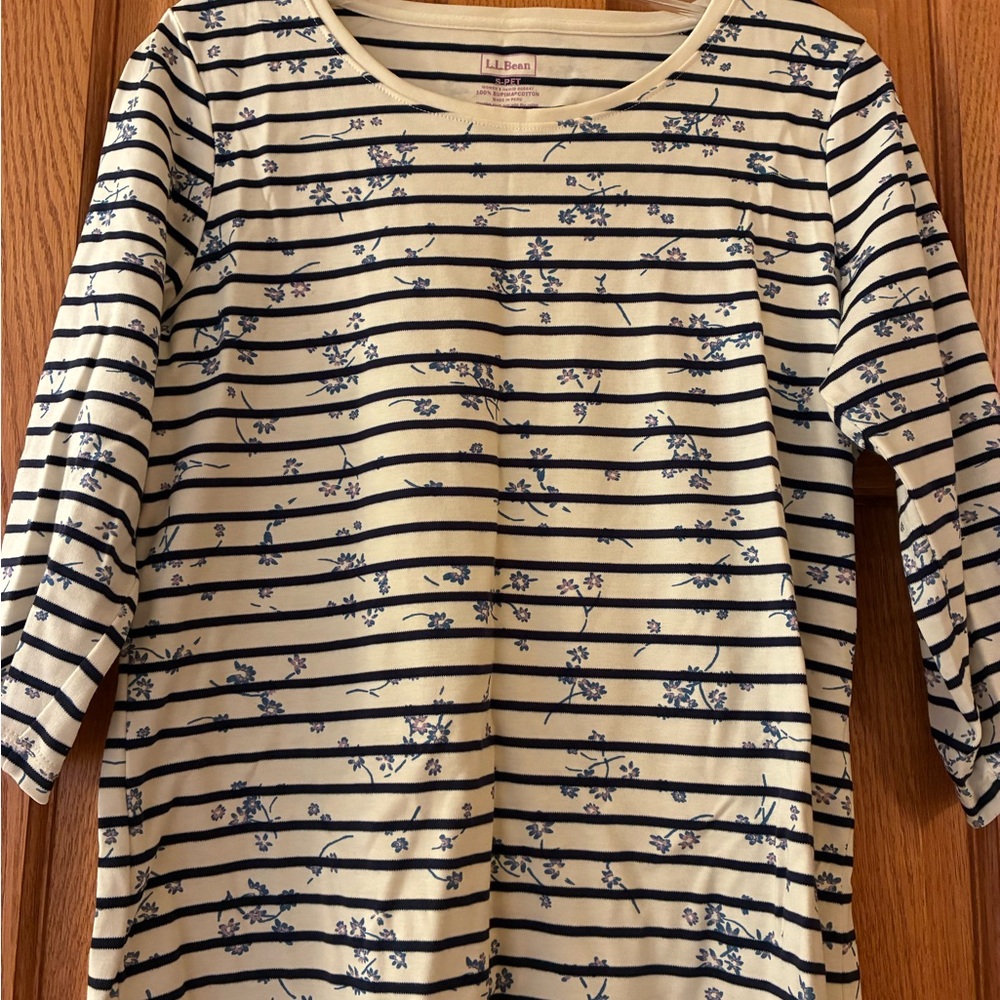 L.L. Bean Cream and Navy Floral 3/4 Sleeves Top